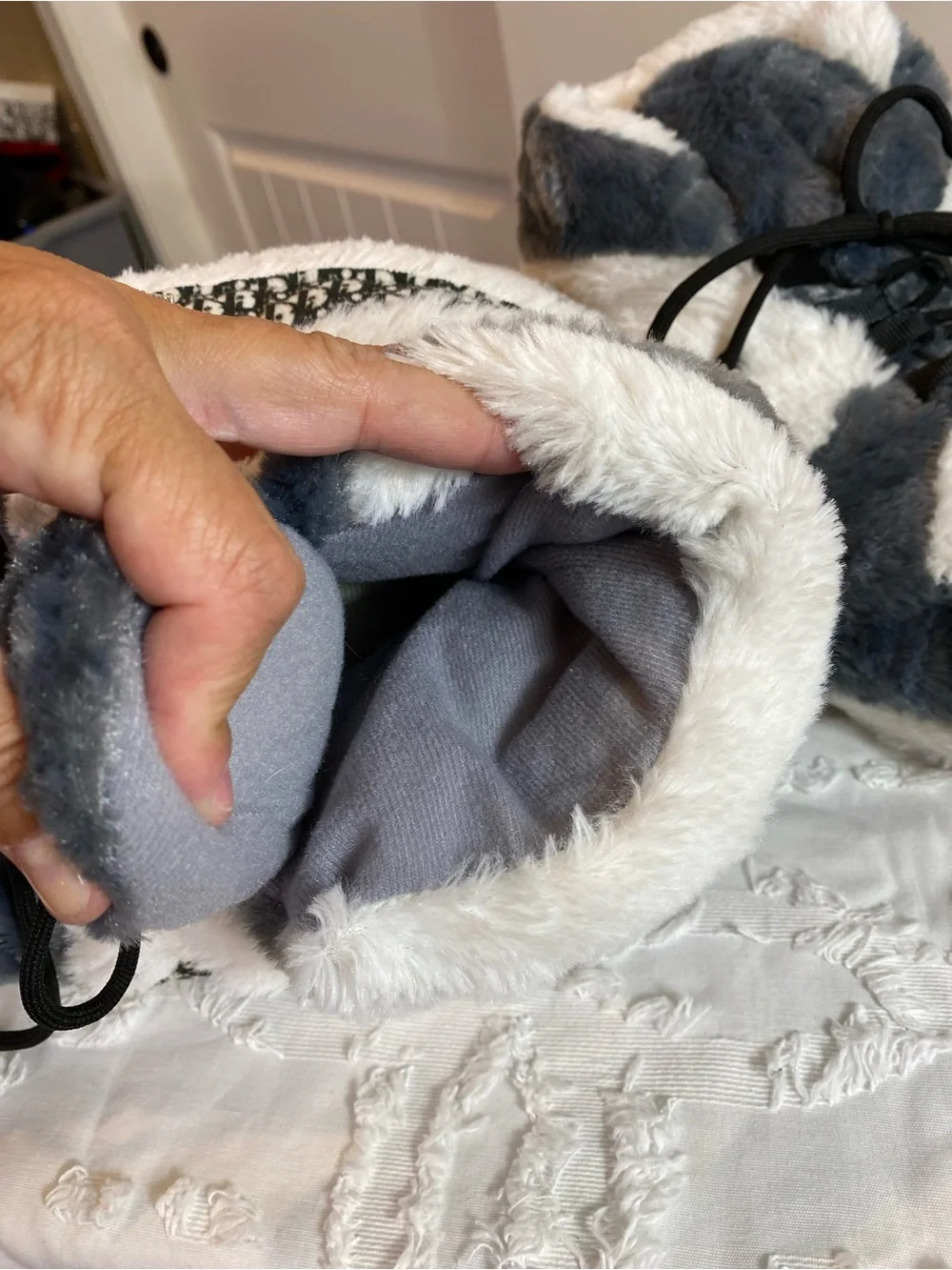 Nike Plush Fuzzy Slipper Boots - White & Charcoal Gray